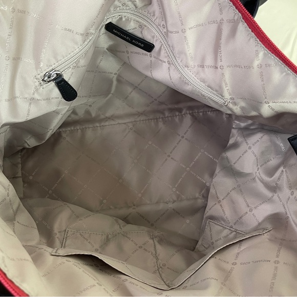 Michael Kors Bag (Kelsey) Medium Nylon Tote Casual, Functional, and Versatile. - Picture 9 of 17